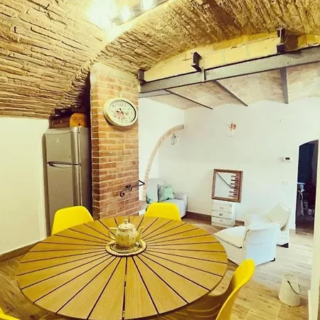 Casa Di Duccio * モントーネ
